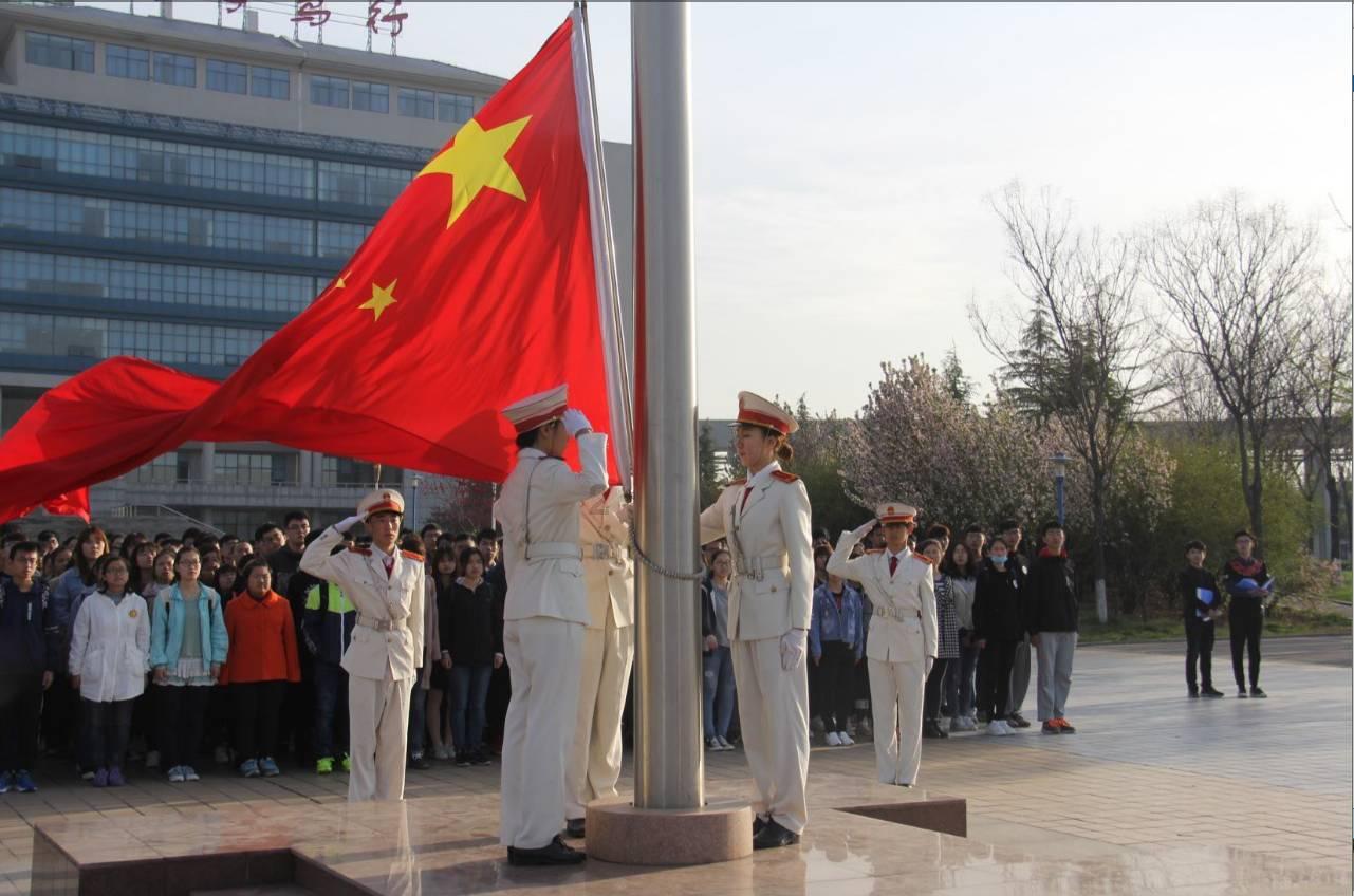 外籍上大学真的容易吗？为什么坚决加入中国国籍，爸妈这样说对吗游戏画面